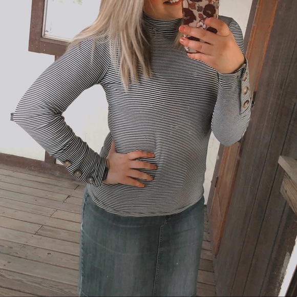 Tahari | Sweaters | Tahari Turtleneck 